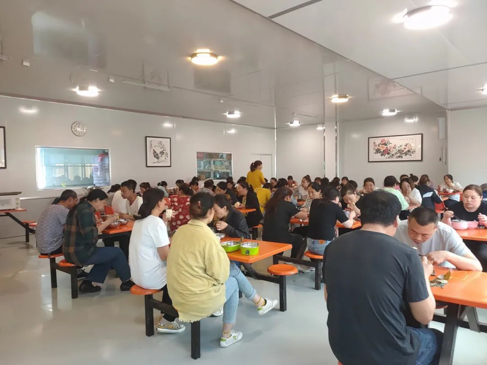 悠悠粽香飄幸福，濃情端午暖人心